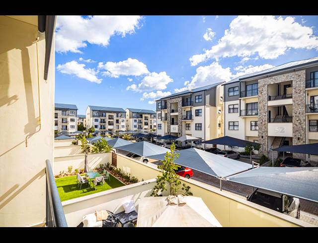 3 BEDROOM APARTMENT FOR SALE IN SANDOWN